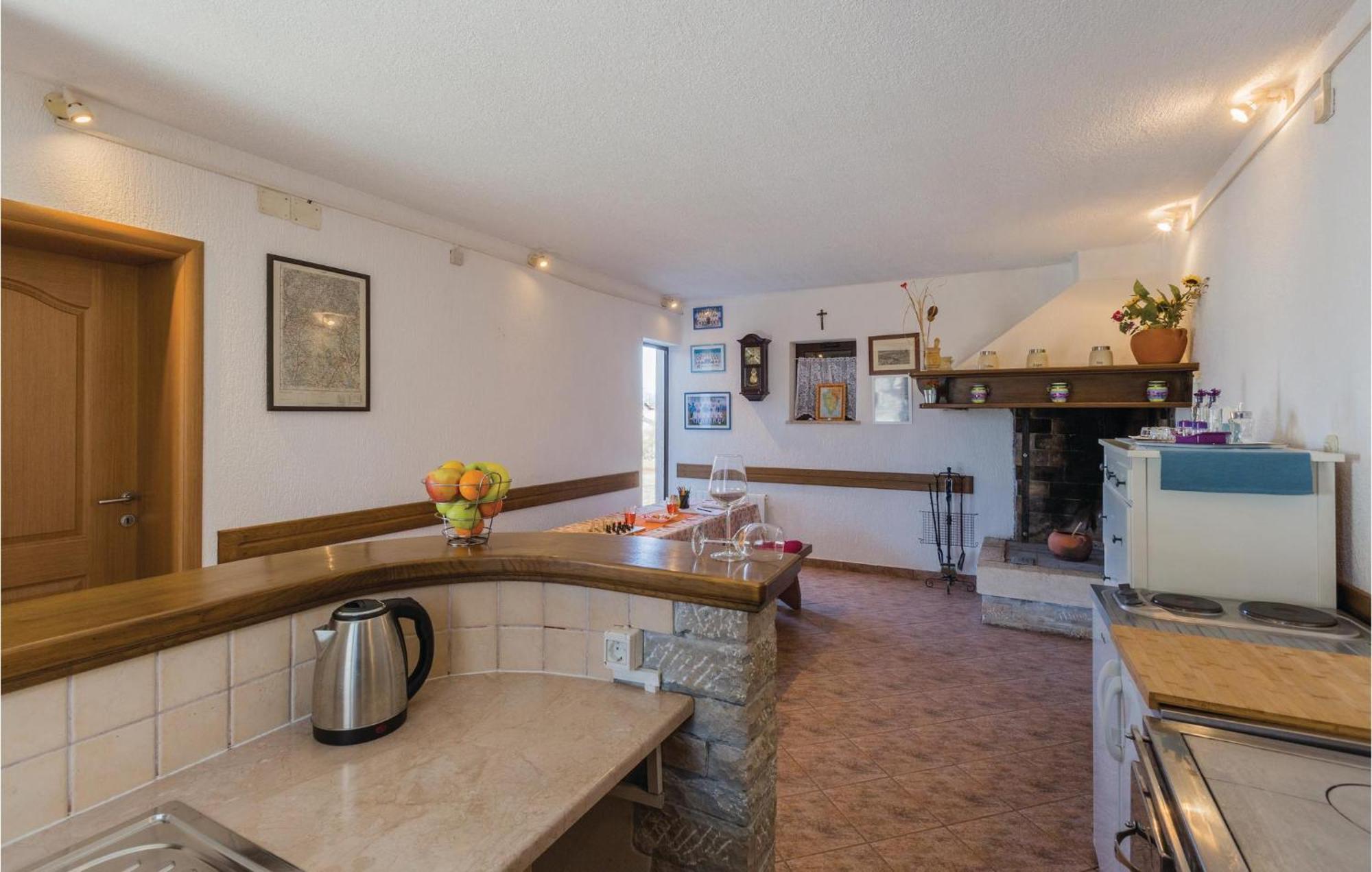 Amazing Apartment In Pazin With Wifi Katun Lindarski Exterior foto